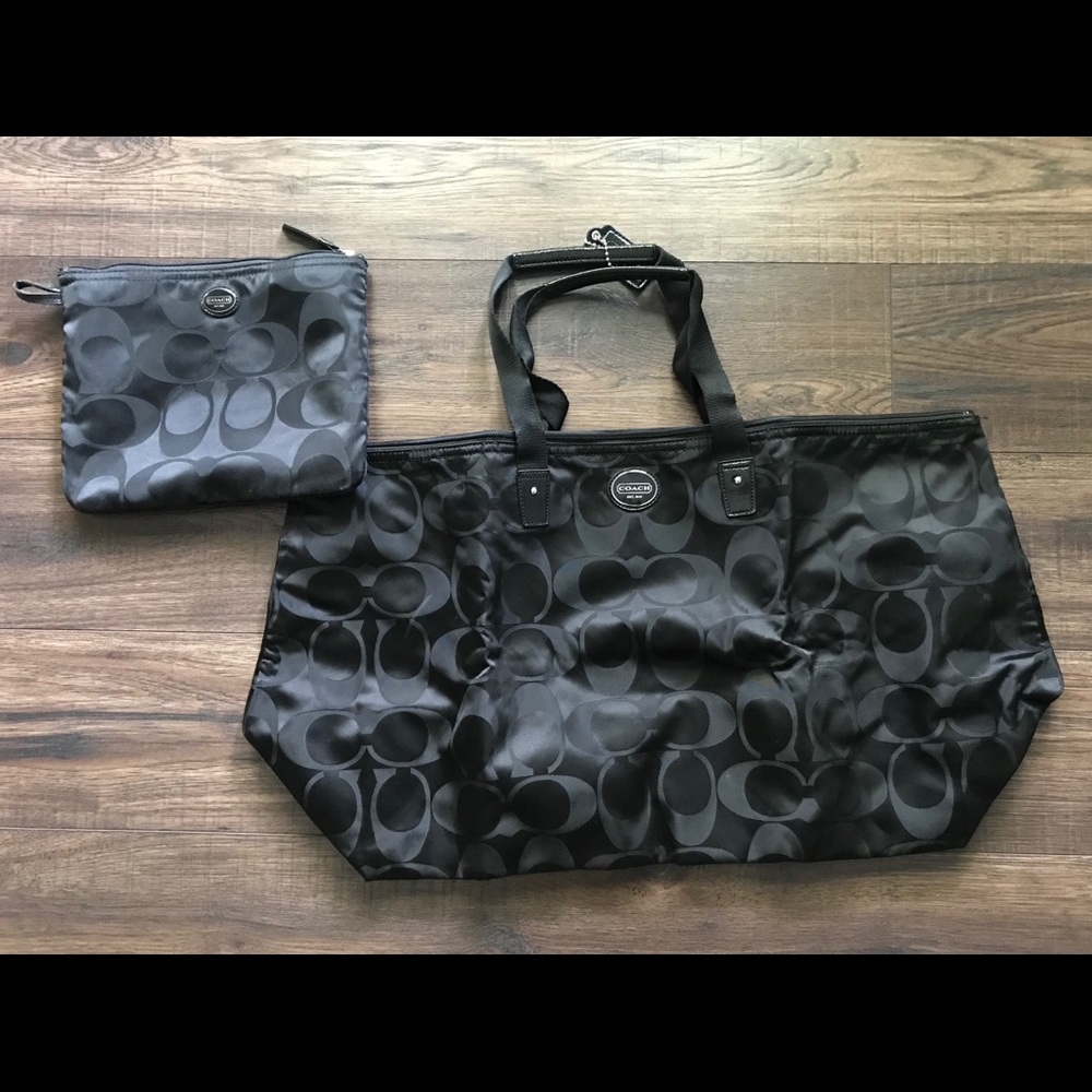 Coach Travel Duffle Bag w/Carrying Pouch